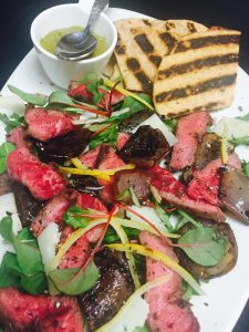 bimini-steakhouse-grilled-wagyu-flat-iron-steak-salad-with-flatbread-and-chimichurri